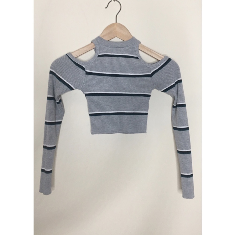Fashion Nova - Long Sleeve Crop Top